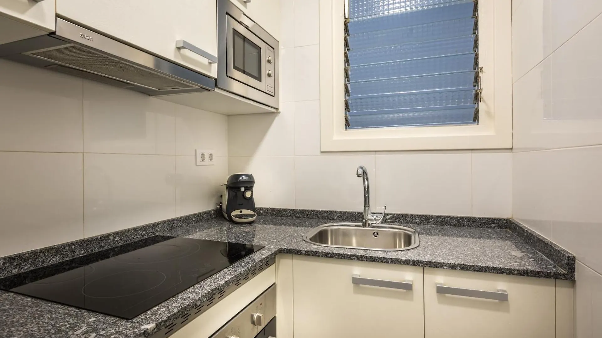 13Par1004 - Fabulous Apartment In The Heart Of Barcelona 0*,  Spanien