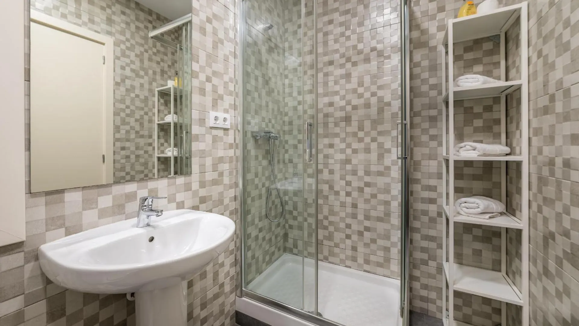 13Par1004 - Fabulous Apartment In The Heart Of Barcellona Spagna
